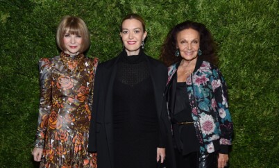 MOTEELITEN: Marta Ortega avbildet med sjefredaktør i Vogue, Anna Wintour (t.v.), samt tidligere prinsesse og belgisk motedesigner Diane von Furstenberg. Foto: NTB Scanpix MOTEELITEN: Marta Ortega avbildet med sjefredaktør i Vogue, Anna Wintour (t.v.), samt tidligere prinsesse og belgisk motedesigner Diane von Furstenberg. Foto: NTB Scanpix